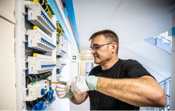 A régi lakóházak elektromos hálózata elavult és veszélyes