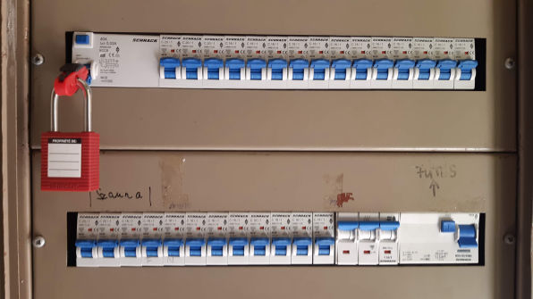 elektromosság, biztonság, lockout, tagout, loto, villanyszerelés, 230v, 400v